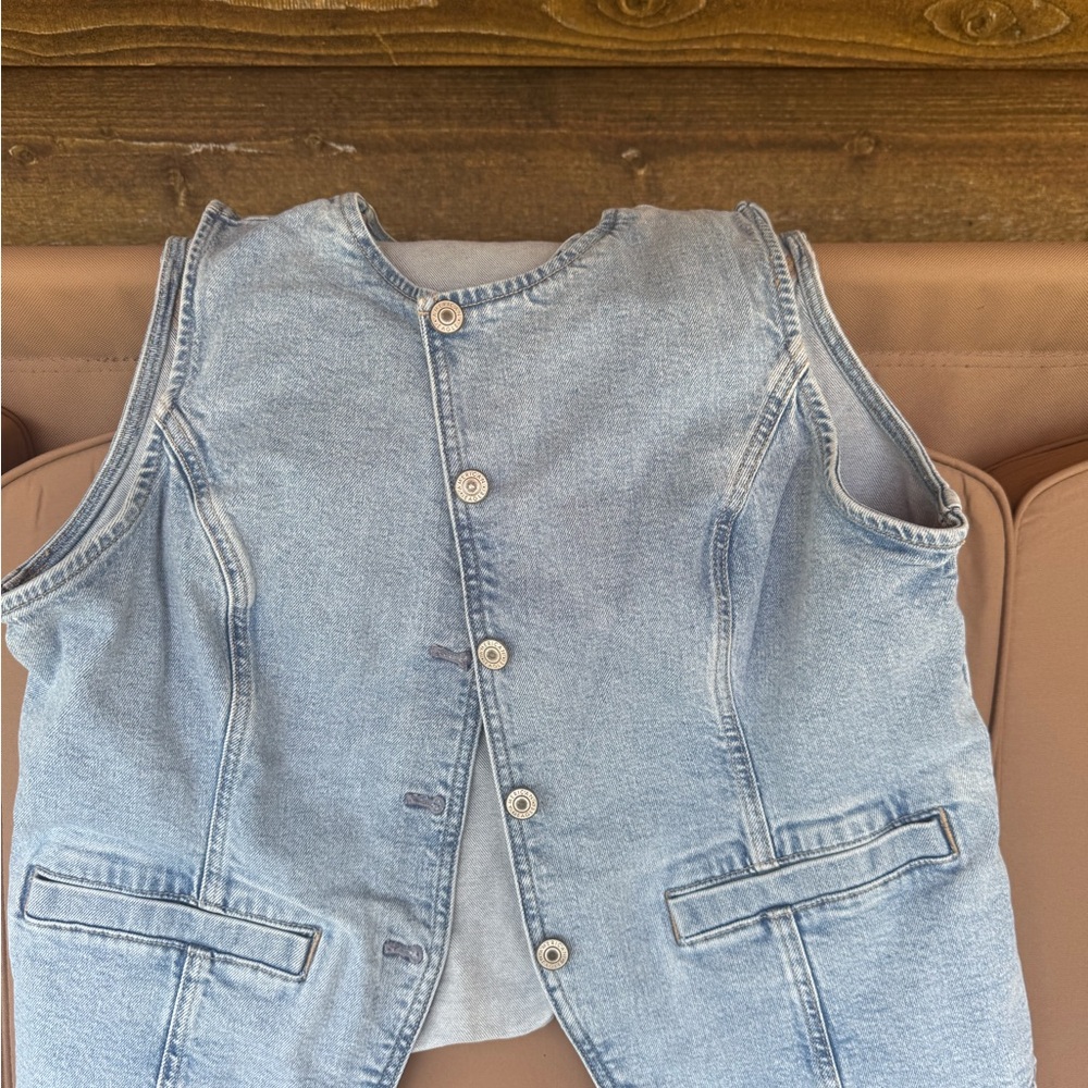 American Eagle Outfitters Light Blue Denim Jacket